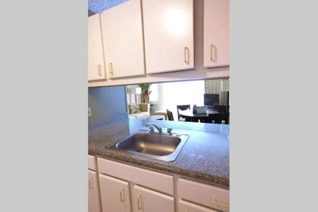Lovely 1 Bedroom With Kitchen, Free Wifi & Parking คาปา ภายนอก รูปภาพ